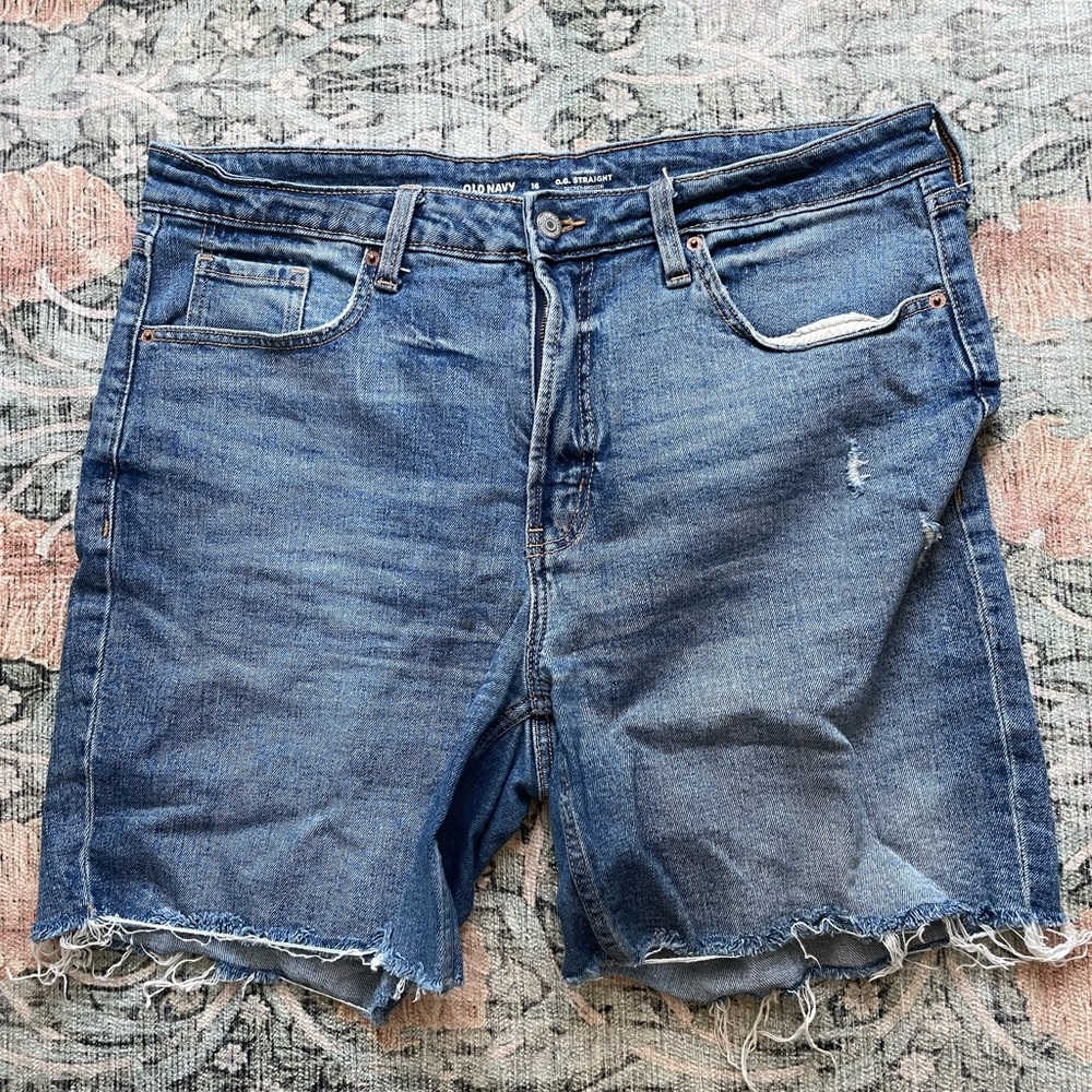 Old Navy OG Straight 8 inch Jean Shorts